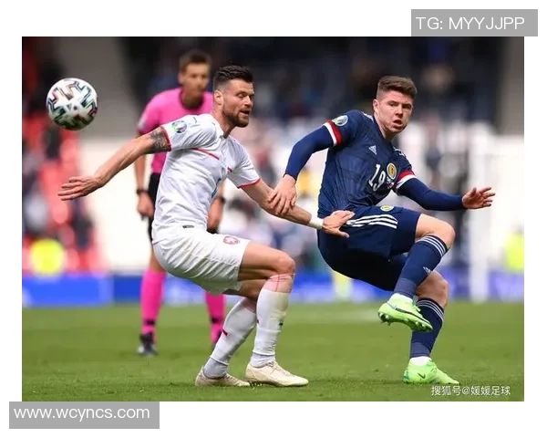 423足球：探索足球战术的创新与发展之路，提升球队竞争力与观赏性