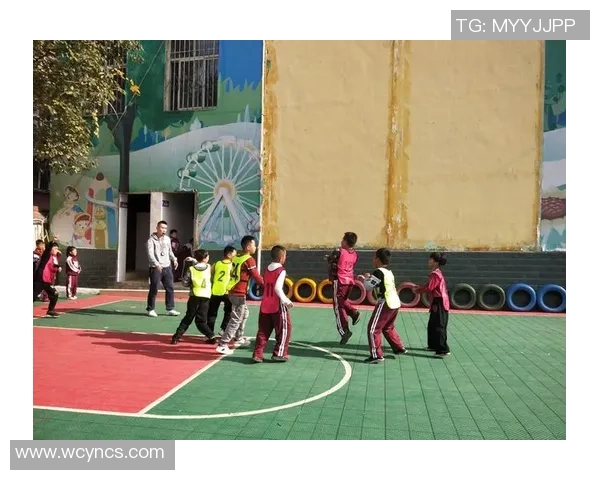 玩具足球与篮球的完美结合让孩子们在快乐中锻炼身体和团队合作精神 玩具足球与篮球的完美结合让孩子们在快乐中锻炼身体和团队合作精神