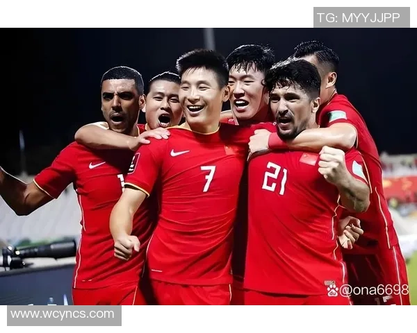 足球的魅力在于个体的拼搏与团队的默契而非简单的抱团取暖